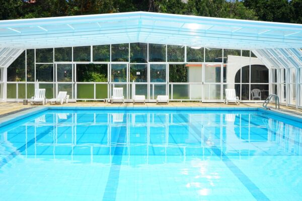 Abri de piscine : les différents types